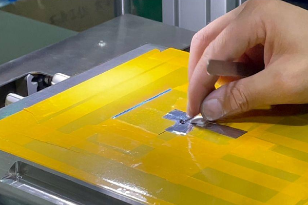 機(jī)器視覺對位絲印陶瓷片應(yīng)用